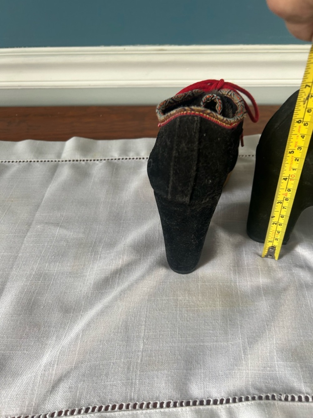 Rare Rocket Dog Black Suede Platform Heels with Red Laces and Faux Fur Trim 9 - Picture 3 of 7